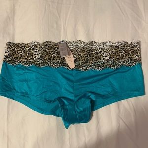 NWT Victoria’s Secret Hiphugger panty